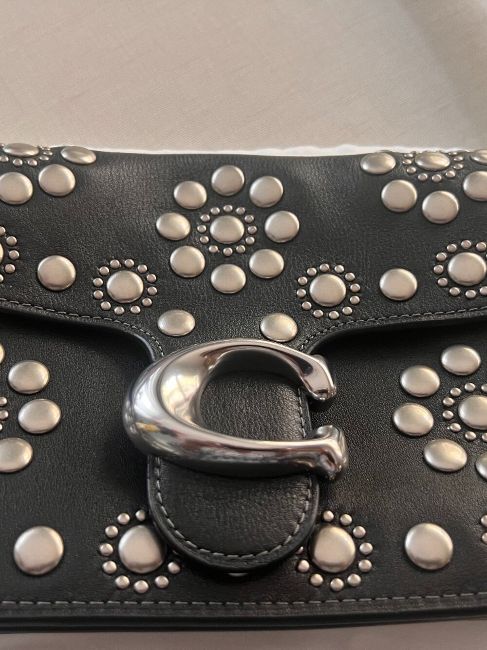 Coach Tabby Shoulder Bag 26 With Western Rivets - Picture 4 of 11